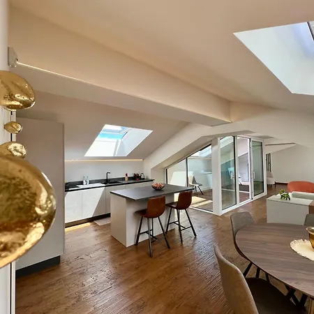 Romantico Attico 아파트 *