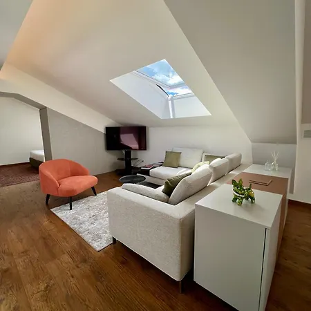 Romantico Attico 아파트 *